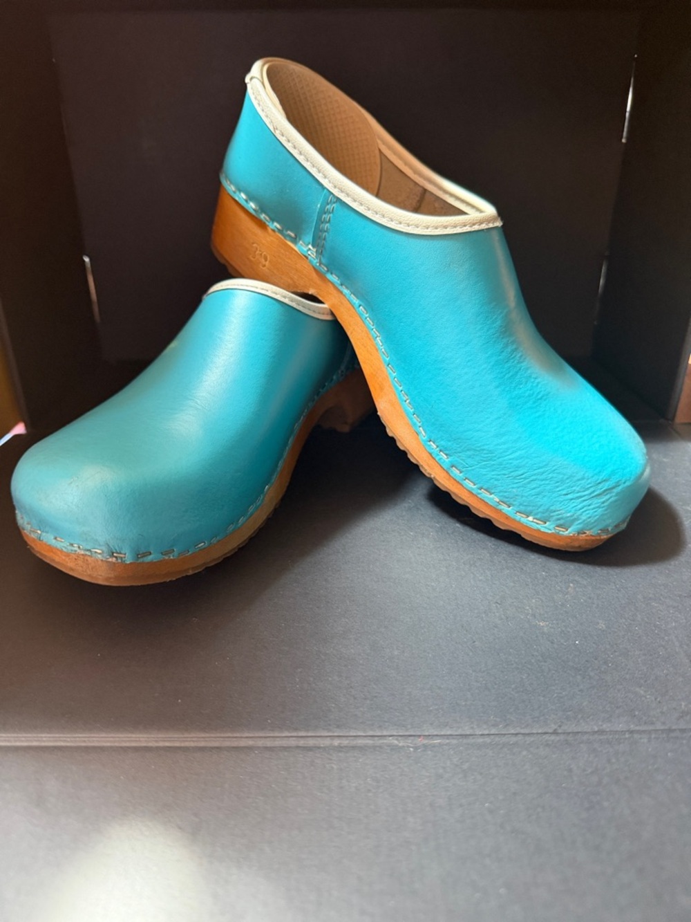 Women’s Slip-On Leather Clogs in Turquoise, Natural Wooden Base Size 39